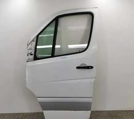 Mercedes-Benz Sprinter W906 Front door A9067200005