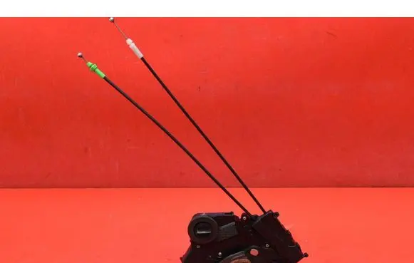 Toyota Yaris Front door lock