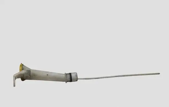 Nissan X-Trail T30 Window washer liquid tank fill tube