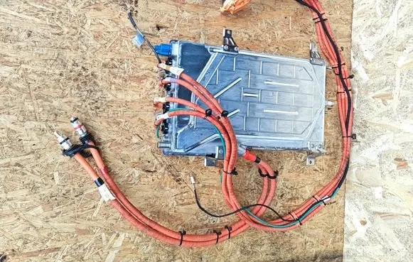 Tesla Model S Voltage converter inverter 103825100E