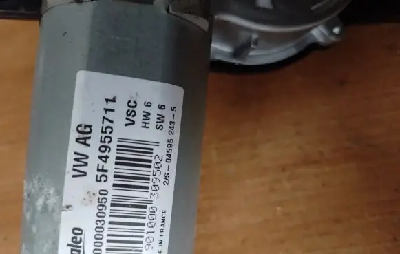 Skoda Superb B8 (3V) Rear window wiper motor 5F4955711