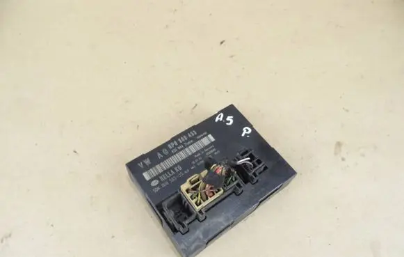 Audi A3 S3 8P Comfort/convenience module 8P0959433 05600600 5DK00858335