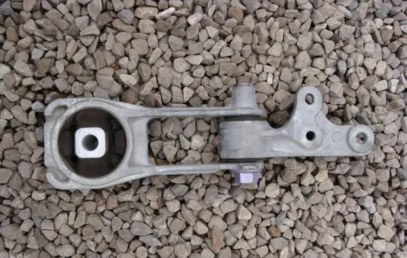 Toyota Yaris XP210 Engine mount vacuum valve 