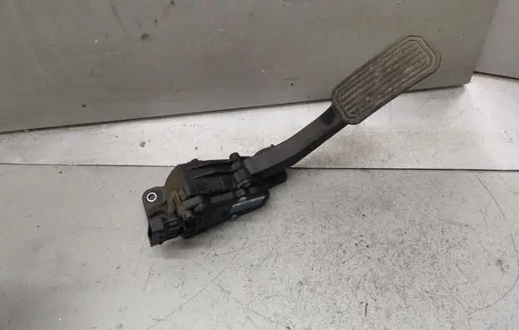 Toyota Yaris Accelerator throttle pedal 780100D010