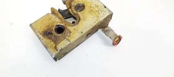 Audi 100 200 5000 C3 Front door lock 443837016A
