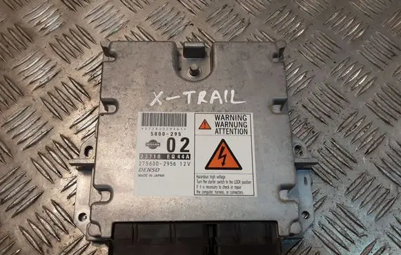Nissan X-Trail T30 Engine control unit/module 23710EQ44A