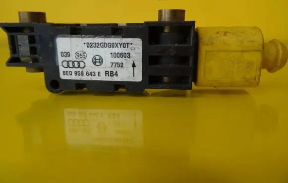Audi A4 S4 B6 8E 8H Airbag deployment crash/impact sensor 8E0959643E