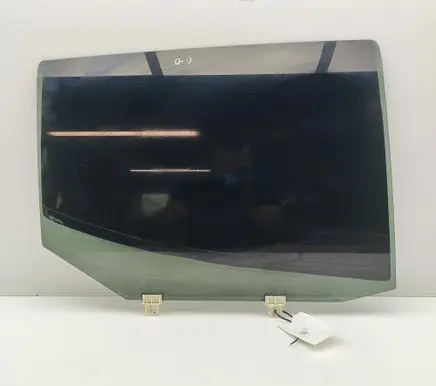 Mitsubishi L200 Rear door window glass 5736A836