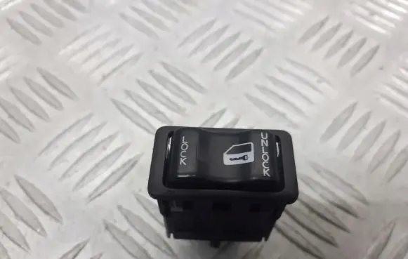 Nissan Primera Electric window control switch