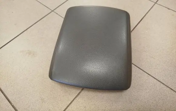 Nissan Navara D40 Armrest 045G82