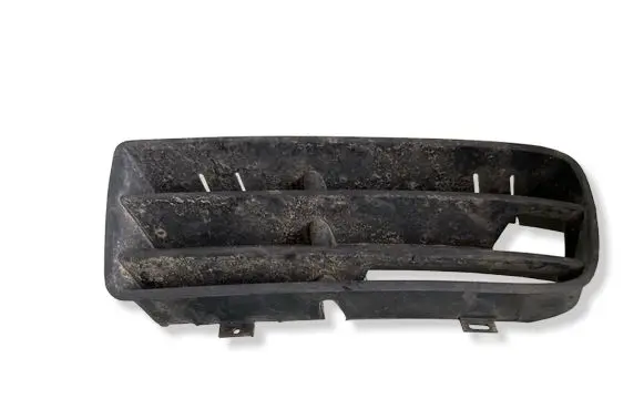 Volkswagen Golf IV Front bumper lower grill 1J0853665B