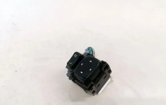 Toyota Avensis T270 Wing mirror switch 183647