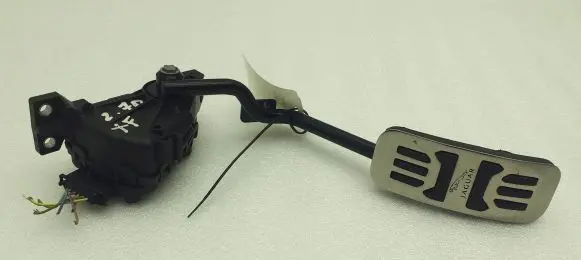 Jaguar XF Accelerator throttle pedal 8X239F832A 6PV00873707
