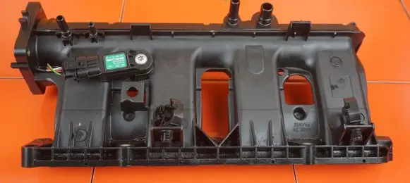 Nissan Qashqai Intake manifold 140036109R HRA2