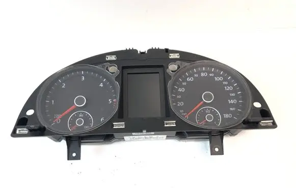 Volkswagen PASSAT CC Speedometer (instrument cluster) 3C8920970S