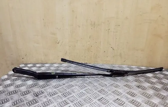 Volkswagen PASSAT B8 Front wiper blade arm 3G2955410