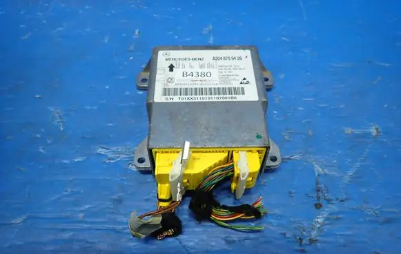 Mercedes-Benz C W204 Airbag control unit/module A2048709426 5WK44318 F13311010