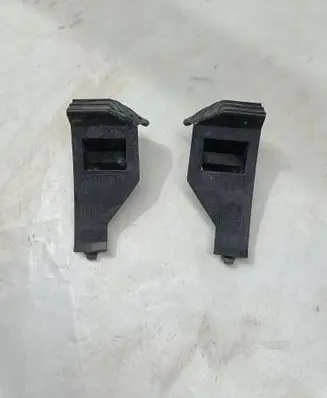 Volvo V50 Front bumper mounting bracket 30678482 30678481