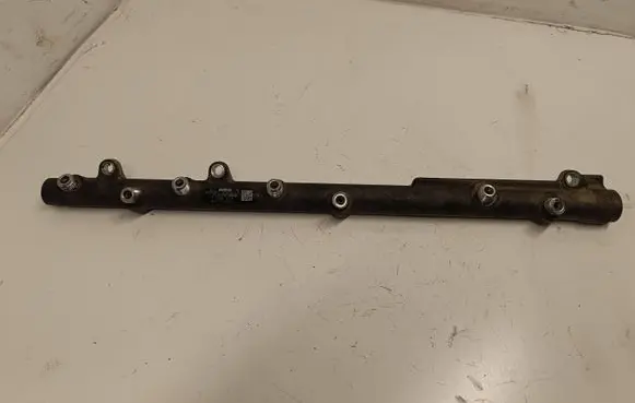 BMW 5 E60 E61 Fuel main line pipe 7788679 0445216008