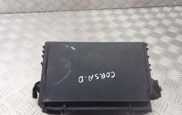 Opel Corsa D Fuse box cover 