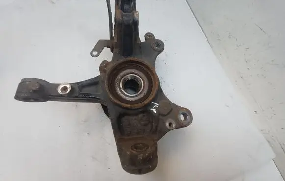 Front wheel hub