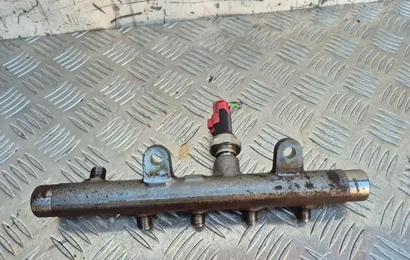 Nissan Qashqai Fuel main line pipe 8200704212 H8200704217 5WS40440
