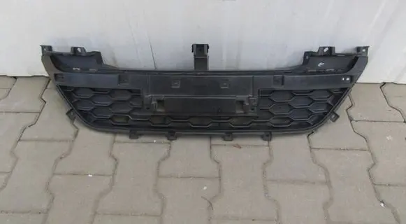 Front bumper lower grill