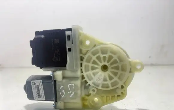 Volkswagen PASSAT B7 Rear door window regulator motor 3C0959704