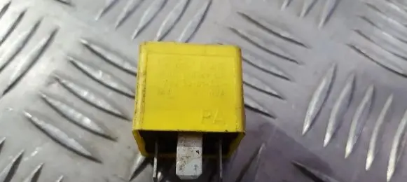 Ford Mondeo MK I Other relay 93bg14n089ba v23136-b1-x3