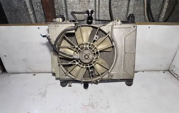 Toyota Yaris Radiator set 