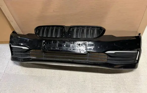 BMW 5 G30 G31 Front bumper 7385336
