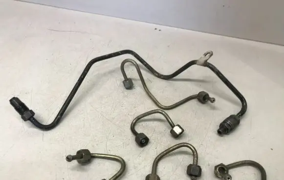 Volvo S40, V40 Fuel injector supply line/pipe 