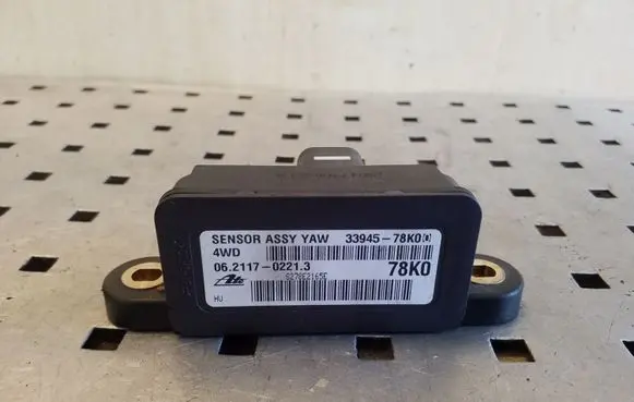 Suzuki Grand Vitara II ESP (stability system) control unit 3394578K00