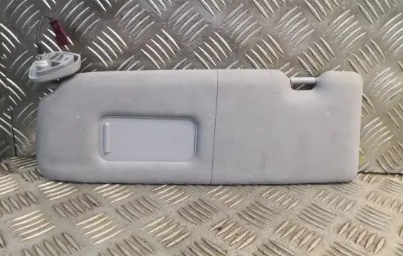 BMW 1 E81 E87 Sun visor 7120565