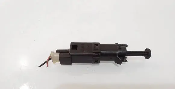 Volvo S70 V70 V70 XC Brake pedal sensor switch 9146505