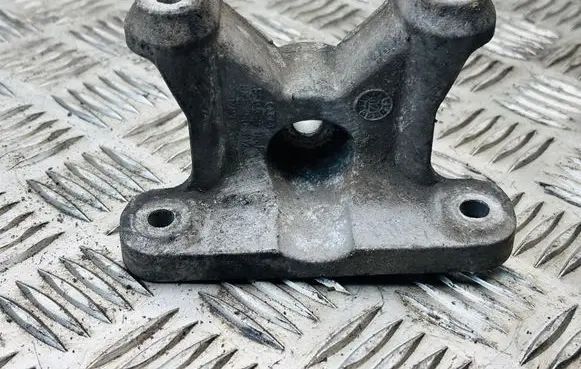 Audi A4 S4 B7 8E 8H Gearbox mounting bracket 8E0399115F