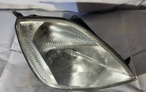 Ford Fiesta Headlight/headlamp