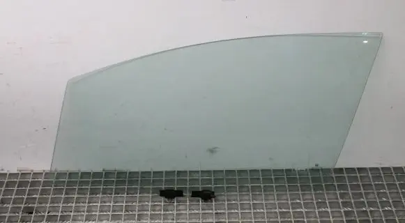 Honda Jazz Front door window glass four-door 43R000189