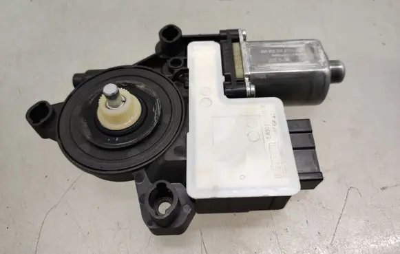 Skoda Fabia Mk3 (NJ) Front door window regulator motor 2Q2959406