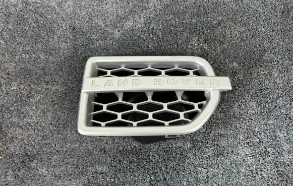 Land Rover Discovery 4 - LR4 Fender grill 22107000 K3073