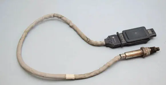 Volkswagen Caddy Lambda probe sensor 05L907807BE