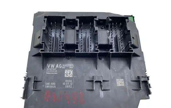 Volkswagen PASSAT B7 Central body control module 3AA937087G