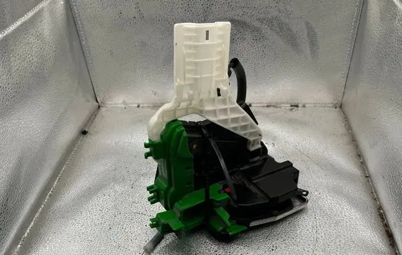 KIA Carens III Rear glass lock/latch C349 81320A4010