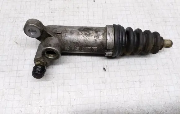 Audi 100 S4 C4 Clutch slave cylinder 4A0721261