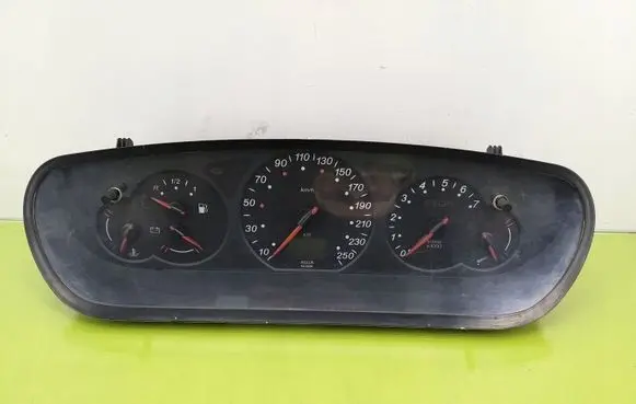 Citroen C5 Speedometer (instrument cluster) 9635289280