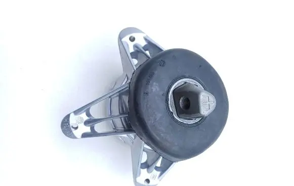 Mercedes-Benz GLE W167 Engine mount bracket A1672405400