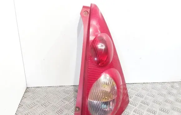 Peugeot 107 Rear/tail lights 815500H040