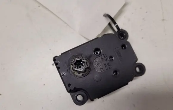 Citroen C5 Air flap motor/actuator 4PUH19E616AB