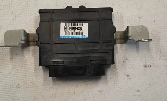 Mitsubishi Pajero ABS control unit/module MR400420 0Z22 X2T34172M