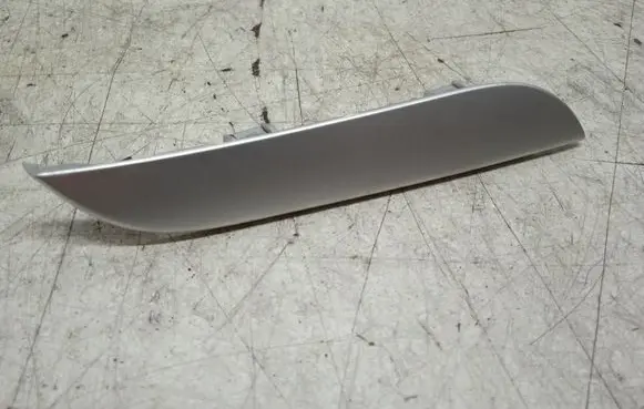 Dashboard glove box trim